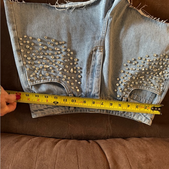 Cloud Ten Jean shorts. Crystal embellishments. NWT. Super cute! Size medium - Picture 11 of 14